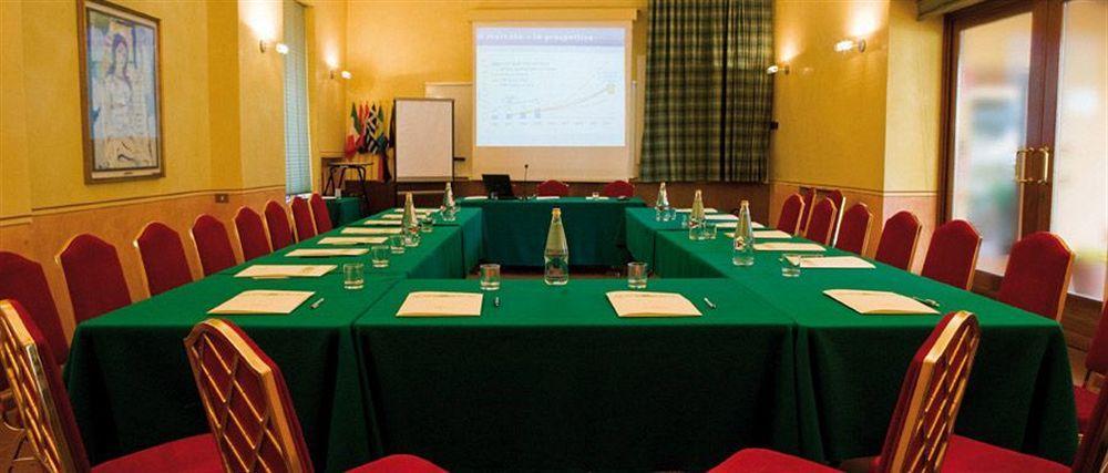 Regina Adelaide & 4* Garda (Verona)