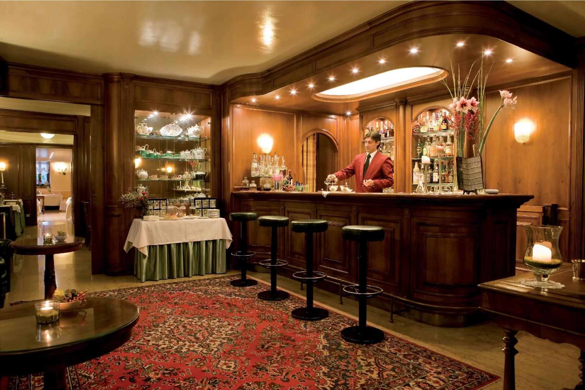 Hotel Regina Adelaide & 4*