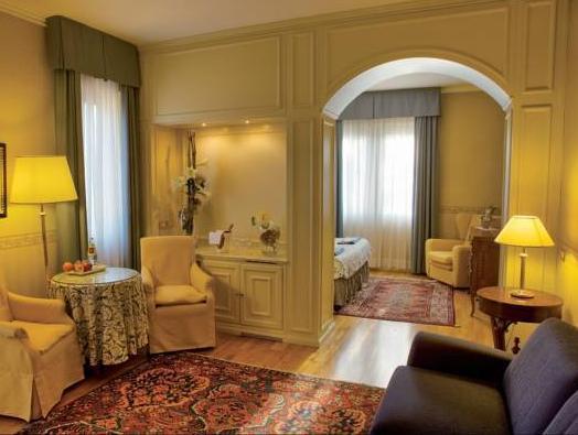 Regina Adelaide & Hotel 4*