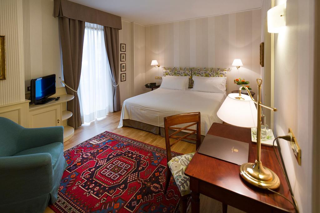 Hotel Regina Adelaide & 4*